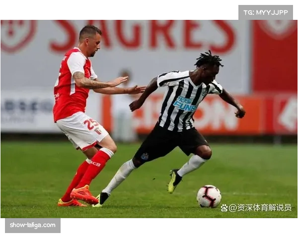 本菲卡后卫葡杯头部受伤坚持比赛 缝针后重返球场 本菲卡后卫葡杯头部受伤坚持比赛 缝针后重返球场